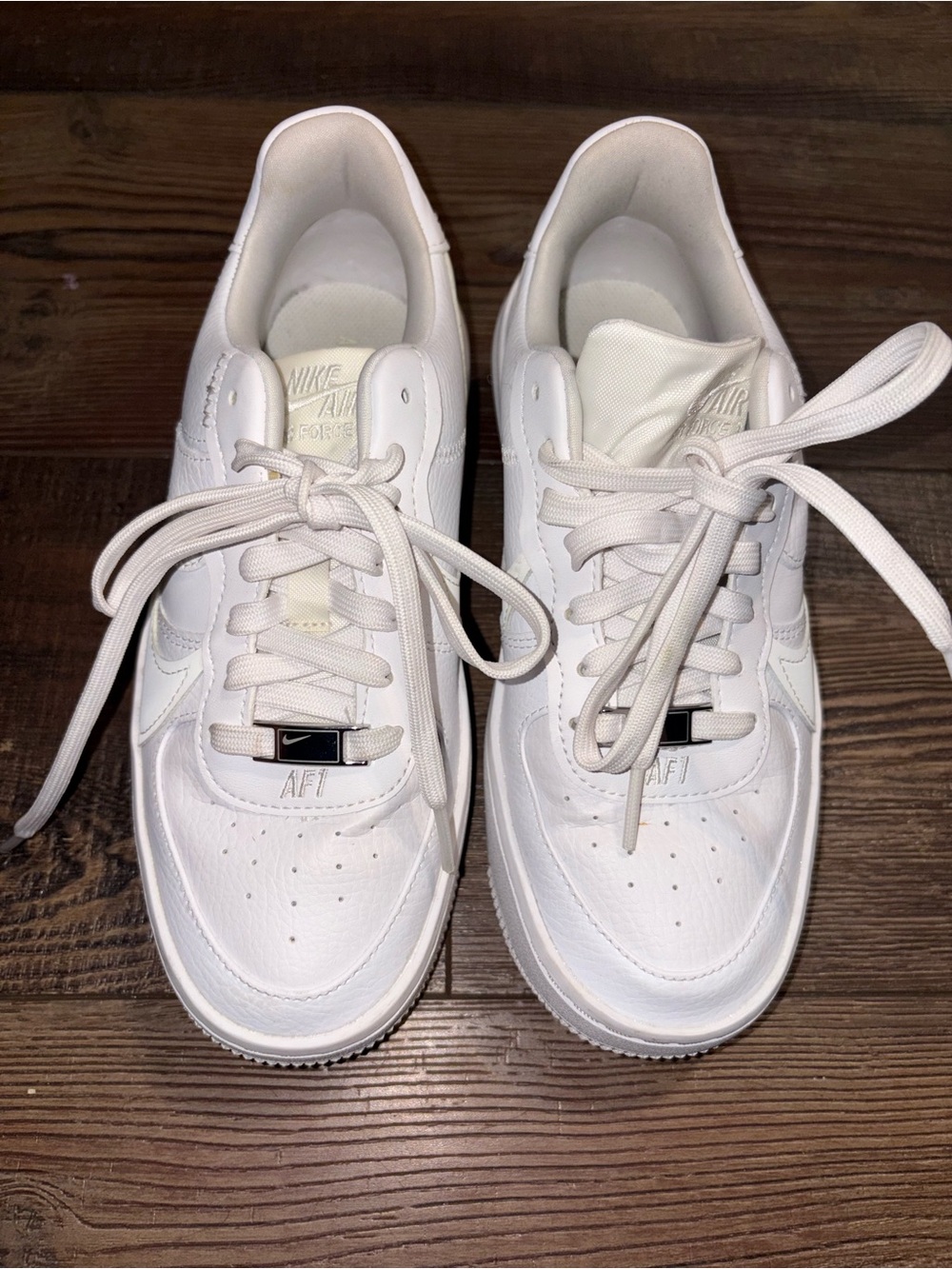 Nike Air Force 1 PLT.AF.ORM Triple White Low Top Sneakers DJ9946-100 size 6 - Picture 2 of 6